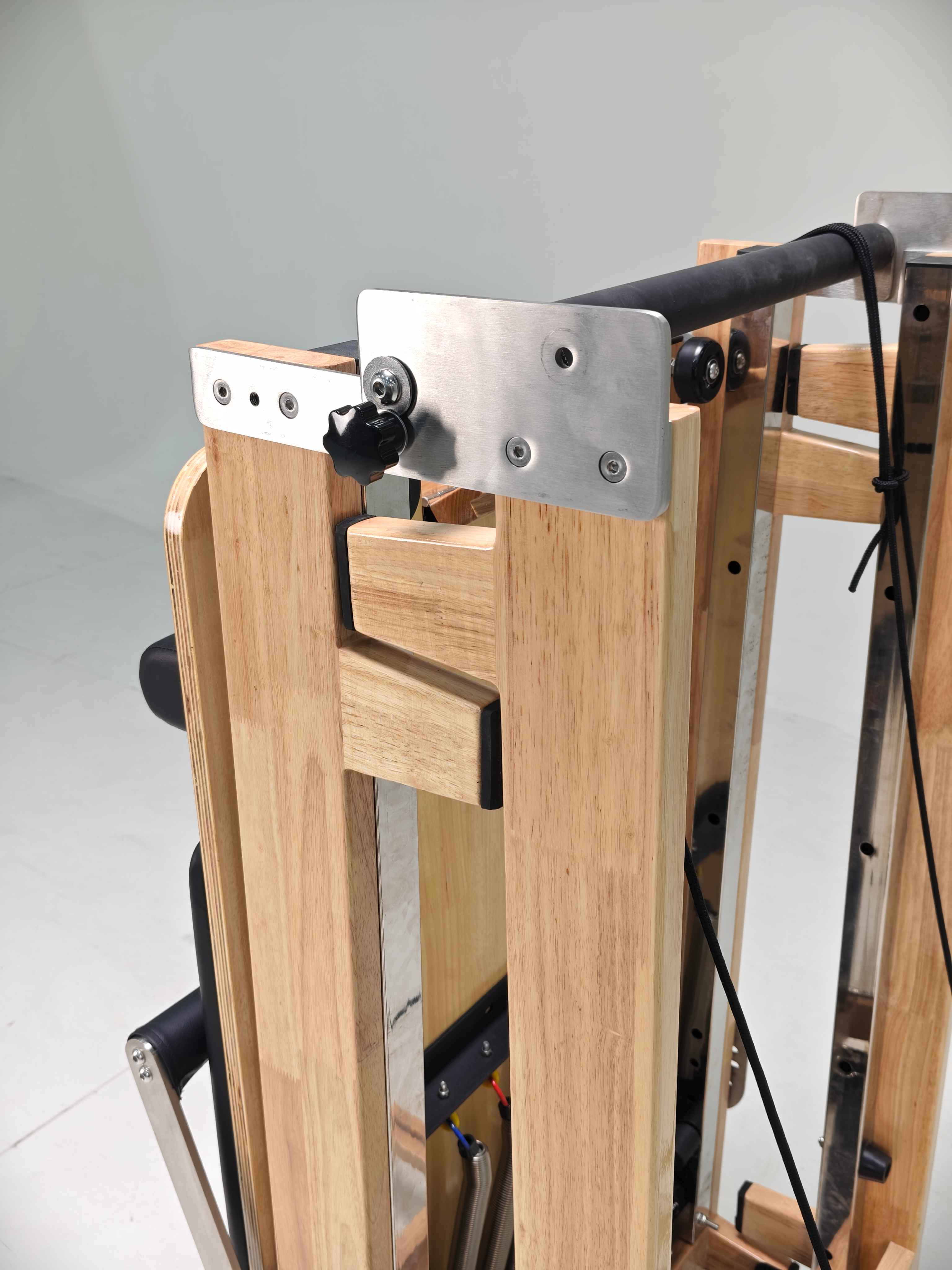 Commercial Foldable Oak & Alum - Pilates & Yoga Unleashed Studio 评论和价格